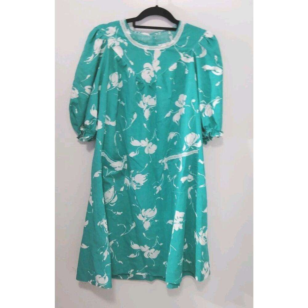 Vintage House Dress Handmade Floral One Size Boho Grandma Core Front pockets